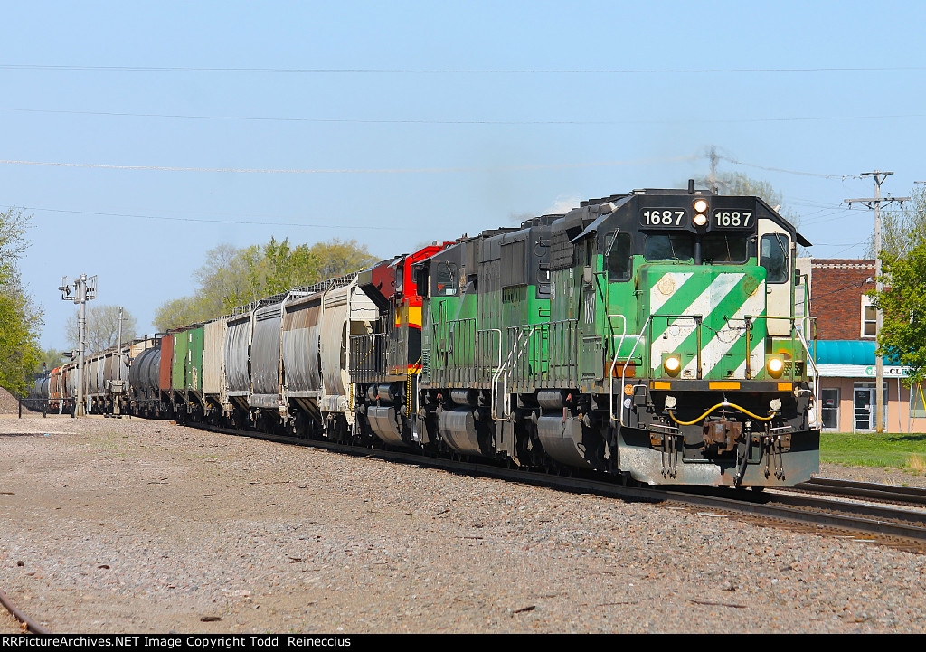 BNSF 1687